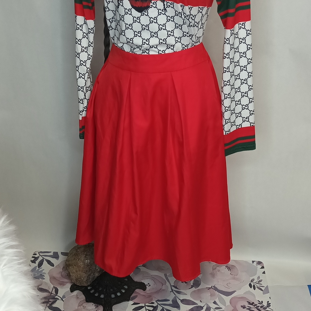 Red mid length Skirt NWT size 10